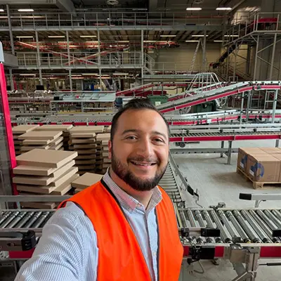 Behind the scenes at Florstadt warehouse: where people and processes connect Behind the scenes at Florstadt warehouse: where people and processes connect
